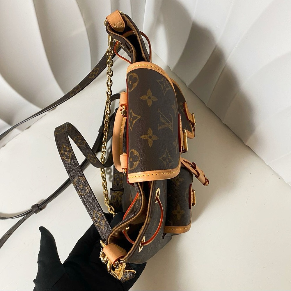 Louis Vuitton Monogram Excursion Backpack - Picture 5 of 12